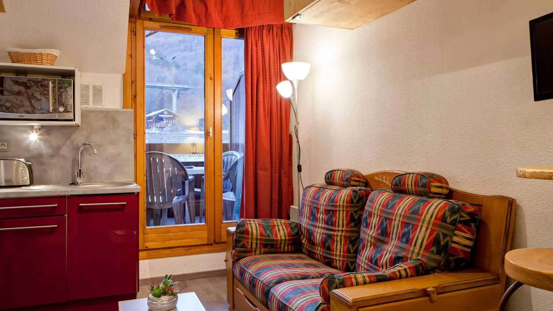 Appartement Cosy 2 Pieces Avec Balcon Et Parking, Au Centre De Brides-Les-Bains, Proche Telecabine. - Fr-1-512-204 Apartman Brides-les-Bains